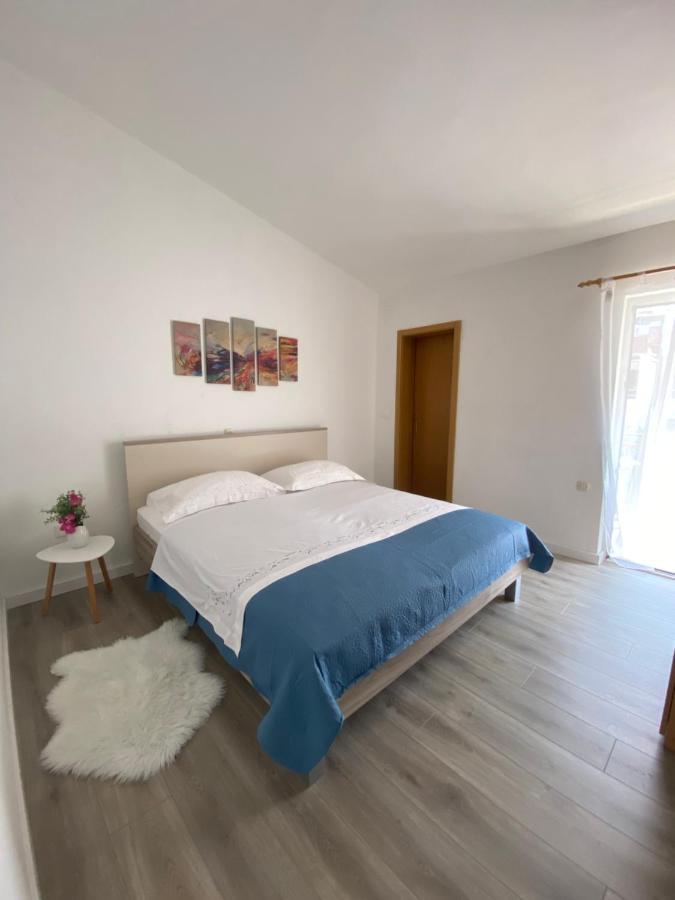 Apartmani Niks Makarska Exterior photo